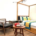 Love Hotel Hoc Mon